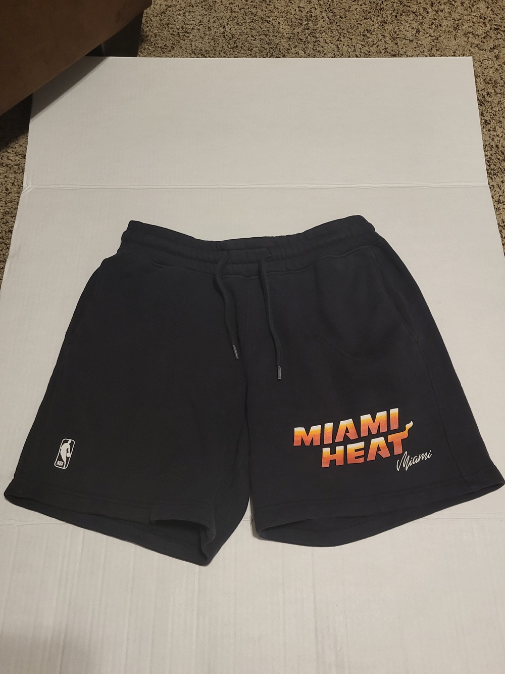 Hollister x NBA Miami Heat Fleece Sweat Shorts Men's Size S Black